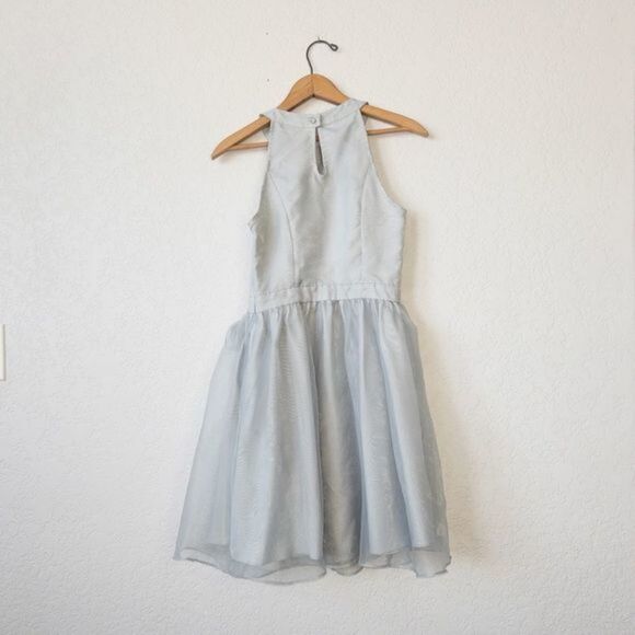 NWT LC Lauren Conrad Make Believe Migrate Gray Organza Dress Size 2 - Picture 5 of 9